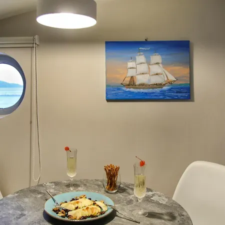 Sunrise Bay Apts * أيّا إفيميا