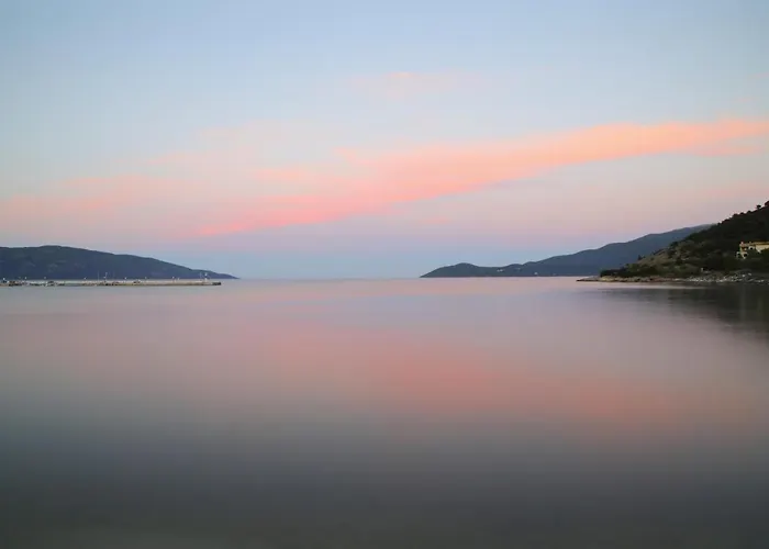 Sunrise Bay Apts Lägenhet Agia Efimia